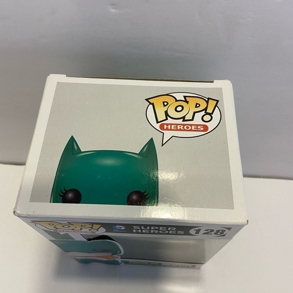 poison Ivy Imposter DC Comics Super Heroes - Funko Pop Figure # 128 New - Picture 2 of 7